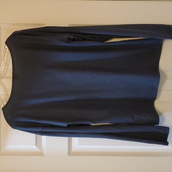 Noracora top women's size medium M US 8 shades of blue on black (I think black) - Picture 5 of 10